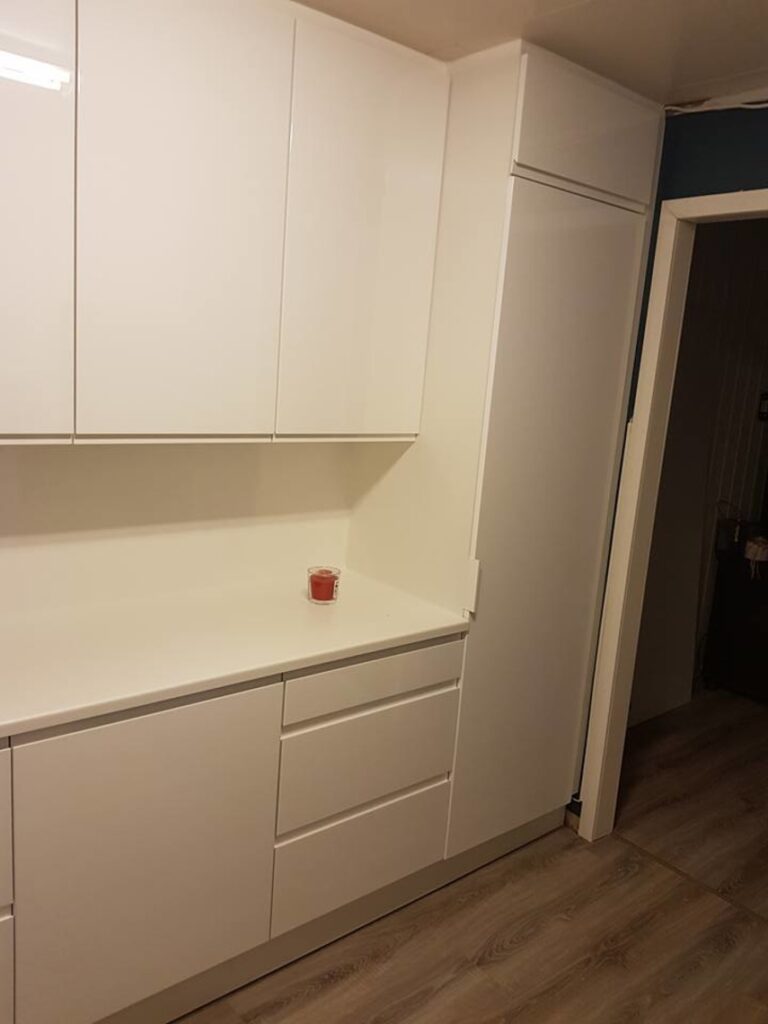 Referenssikohteen keittiö