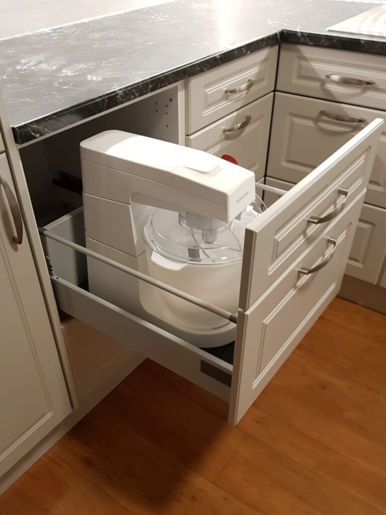 Referenssikohteen keittiö